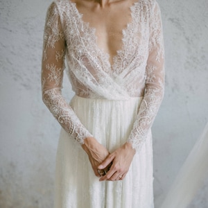 FINAL One Size Only: Lace Sheath Bridal Gown 0096, Long Sleeves, Sexy Fit