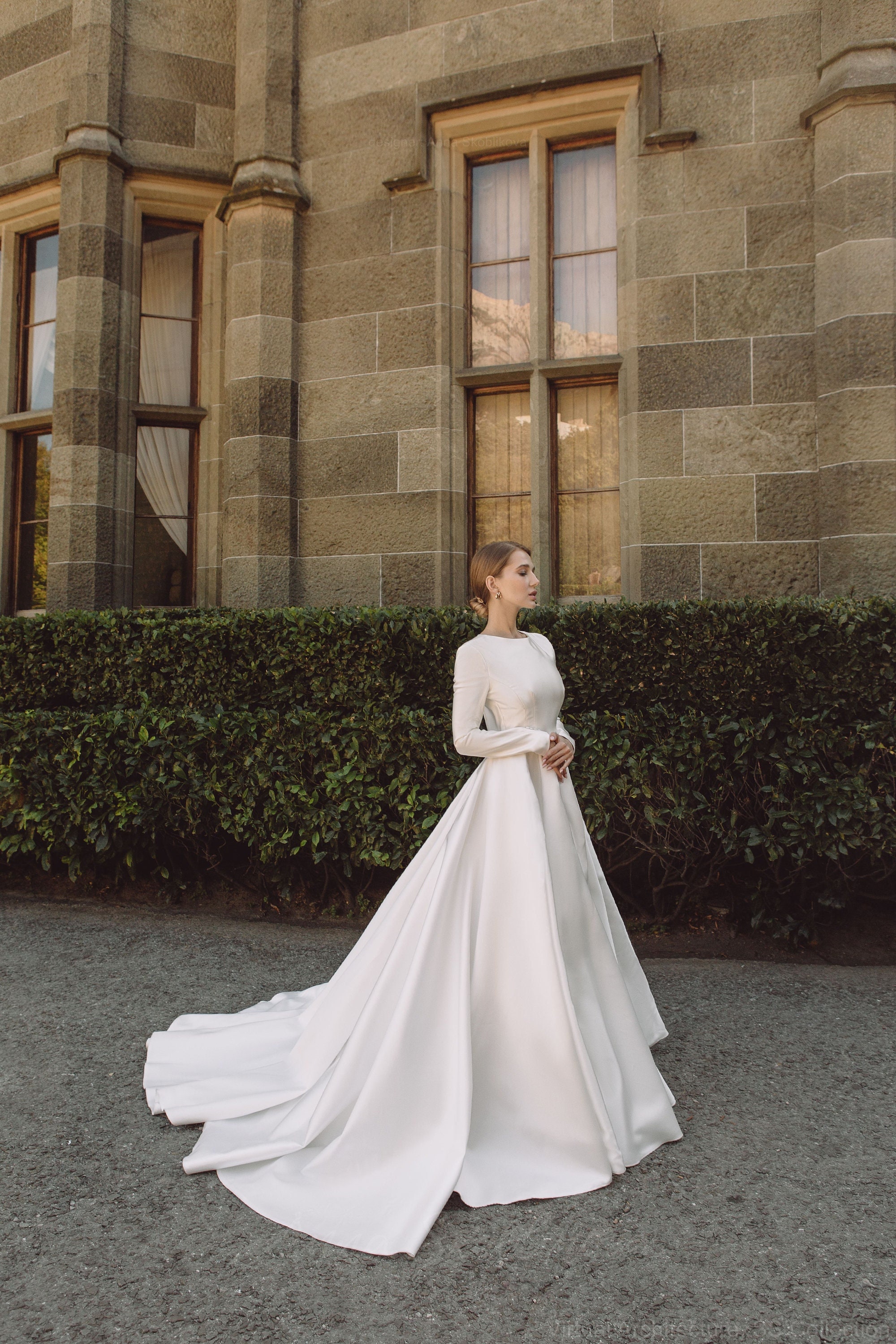 chinese dress ladies Lace Backless A-Line Wedding Dress With Button Ivory