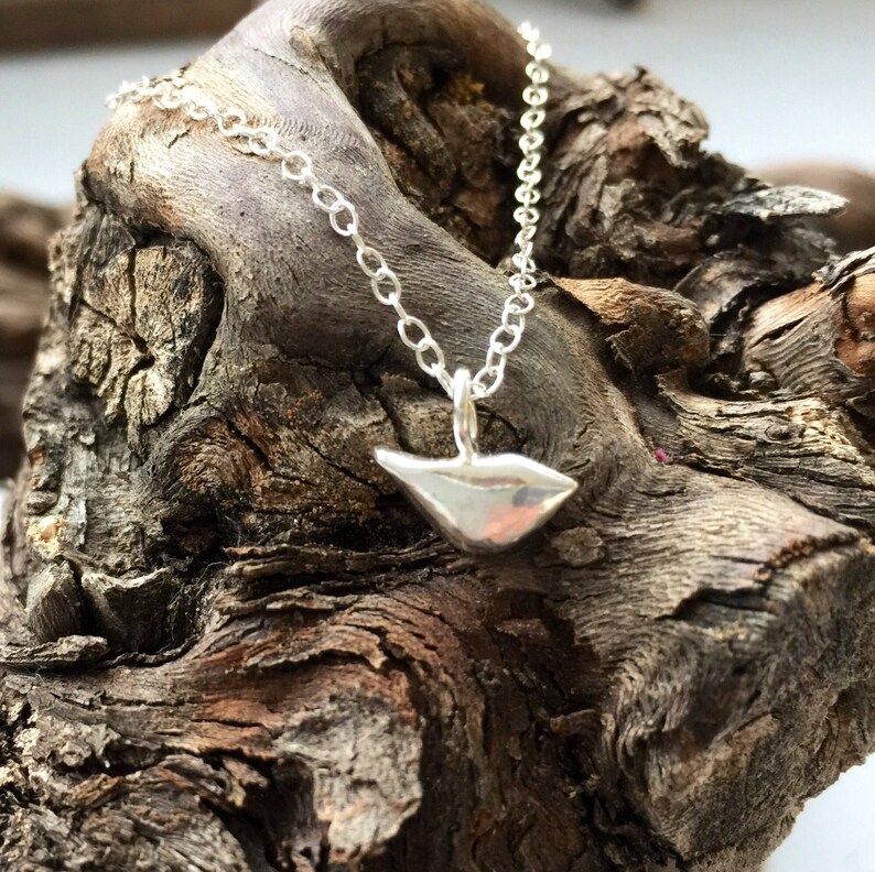 Baby silver bird pendant, silver bird necklace. image 3