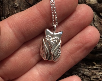 Silver owl necklace, little silver owl pendant.