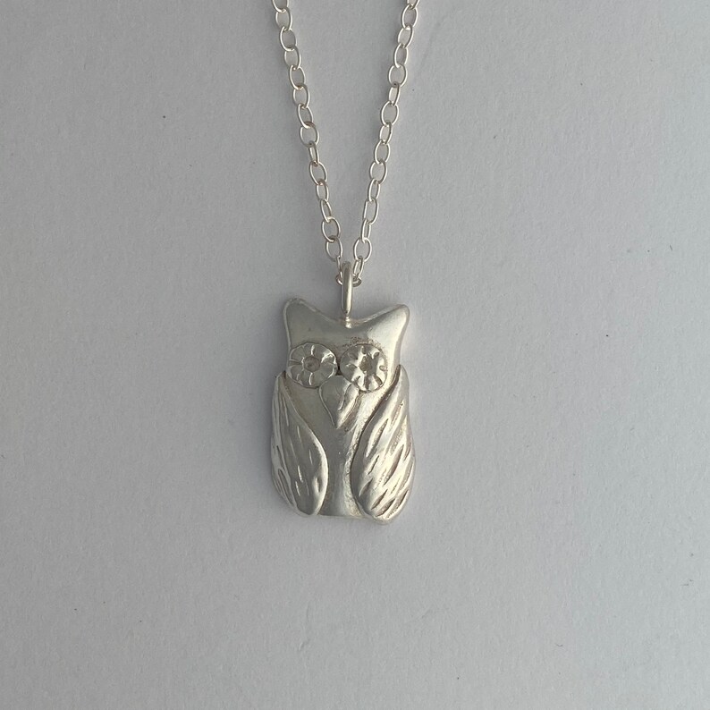 Silver owl necklace, little silver owl pendant. image 3