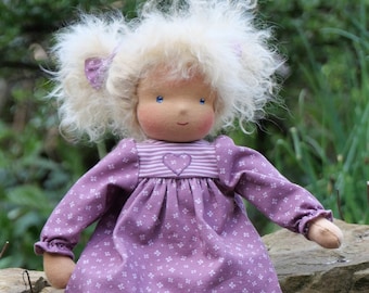 Nähset Luna Puppe nach Waldorfart mit geraden Armen und Beinen, 25 cm, incl. blondem Tibetfell, reine Schafwollfüllung KbA, Bastelset