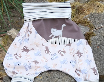 Nähset Babyhose zum Mitwachsen, 0 - 10 Monate, Katzen auf beige, Nähpaket