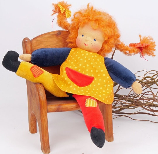 Fertige Puppe "meine kleine Freundin" - mit blauem Pulli,  Puppe nach Waldorfart, 35 cm groß,