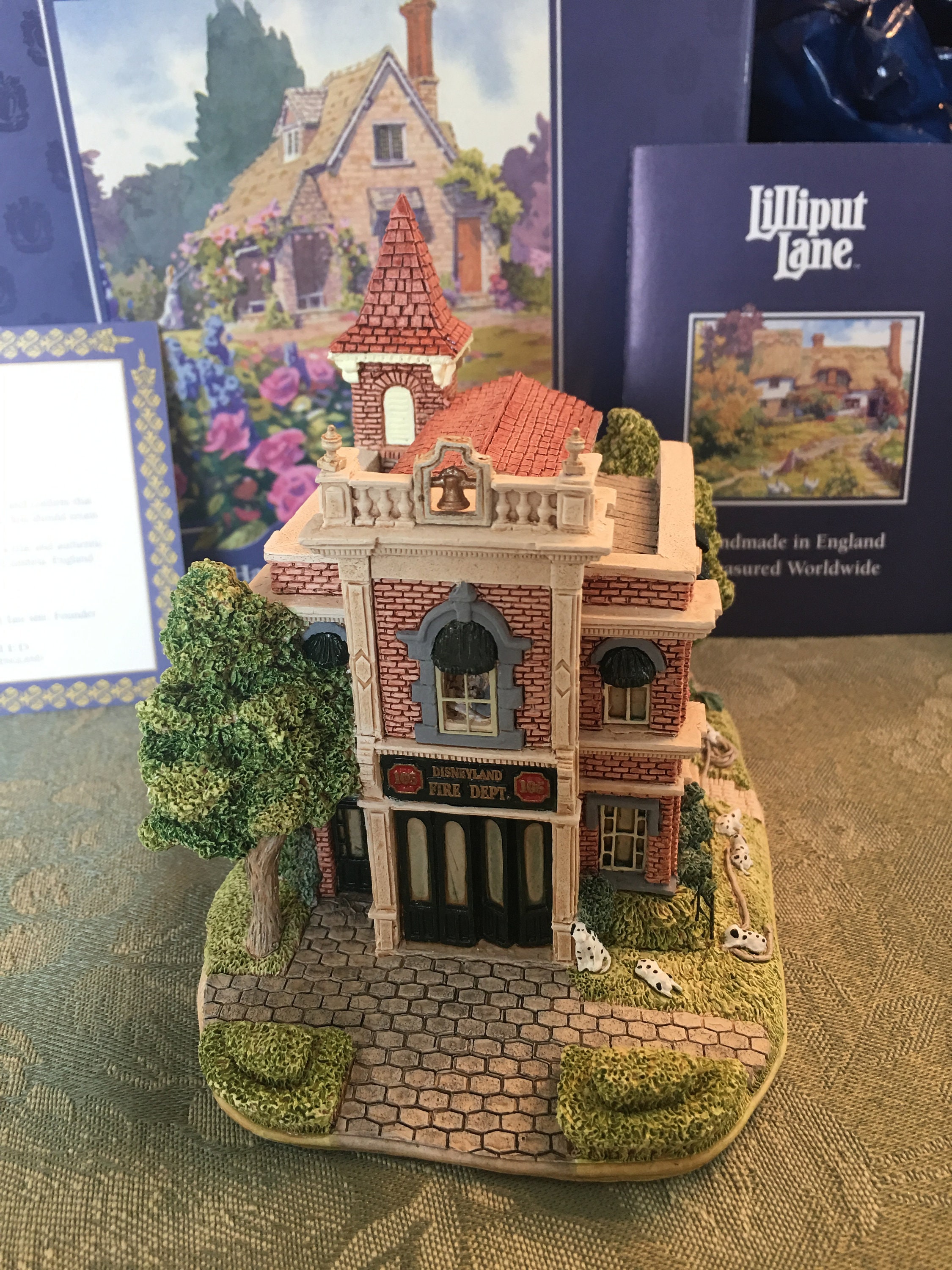 Lilliput lane rare - Etsy Nederland