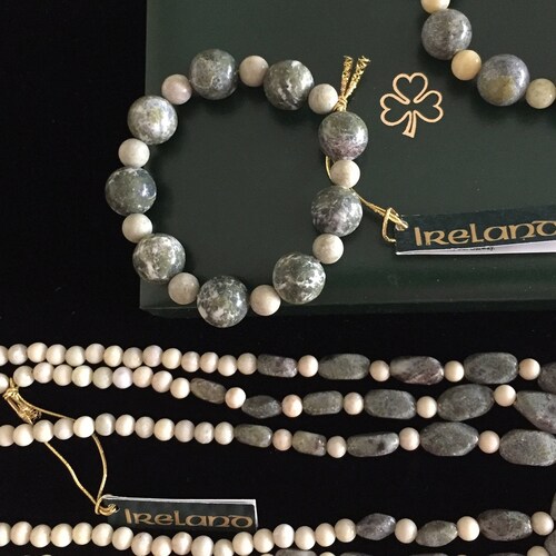 REDUCED!! Vintage J.C. Walsh Connemara Marble 3 Strand Necklace and 2 shops Stretch Bracelets - Never Worn (CP1)
