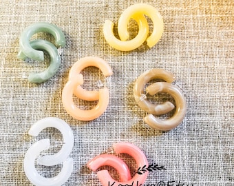 C shape Resin tortoise hoop earrings