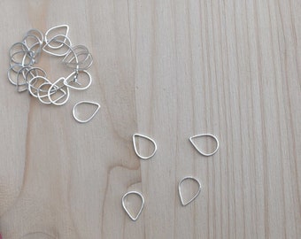 20 small ring stitch markers, solid stitch markers, snagless, lightweight, uk, sock, knitting notions, shawl stitch markers, silver teardrop