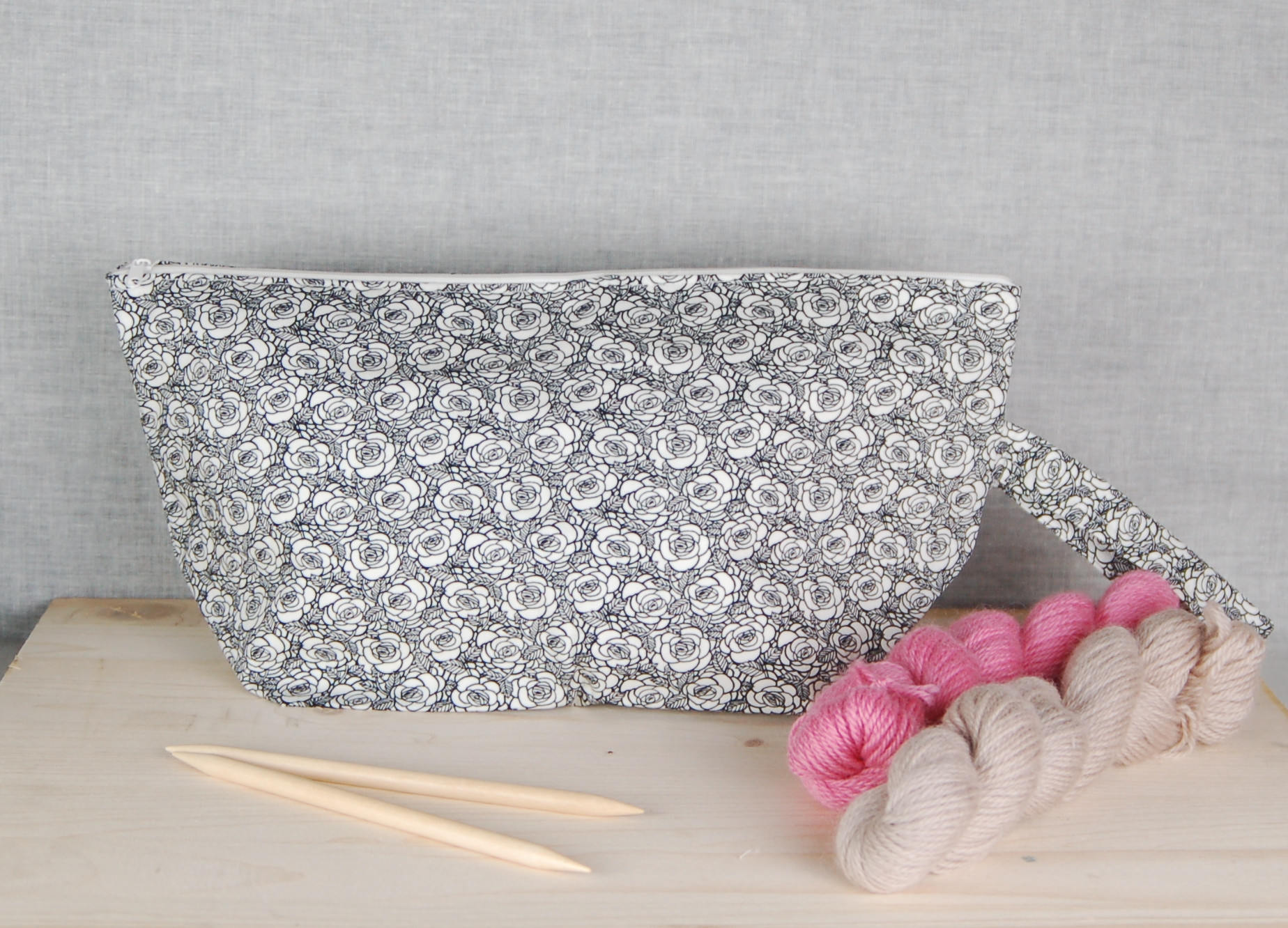 Extra large knitting bag, project bag monochrome zipper pouch wip