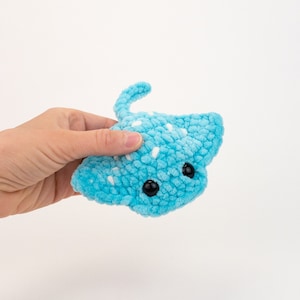 PATTERN: No-Sew Plush Rory the Ray pattern - amigurumi chunky stingray pattern - easy stingray pattern - PDF crochet pattern