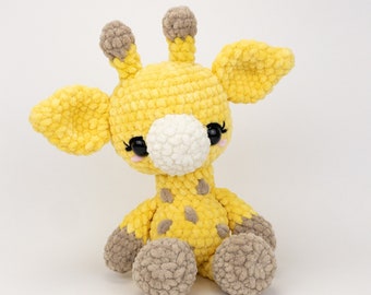 PATTERN: Plush Gemma the Giraffe pattern - amigurumi chunky giraffe pattern - bulky yarn giraffe pattern - PDF crochet pattern