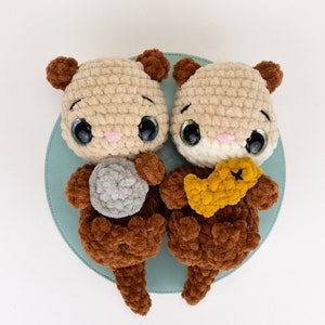 PATTERN: Plush Oliver & Octavia the Otters - amigurumi chunky otter pattern - super bulky yarn easy otter plushie - PDF pattern