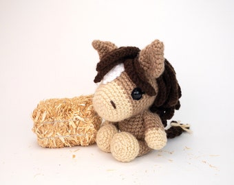 PATTERN: Henry the Horse - Crochet horse pattern - amigurumi horse pattern - farm animal - crochet pony pattern - PDF crochet pattern