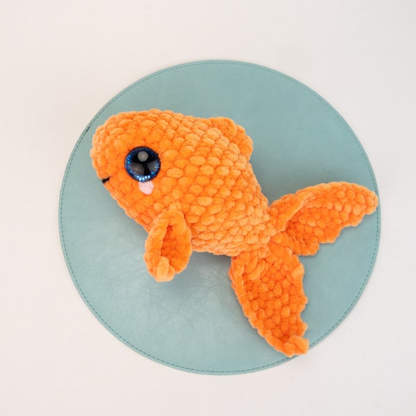 PATTERN: Plush Gloria the Goldfish pattern - amigurumi chunky goldfish pattern - super bulky yarn easy fish plushie - PDF crochet pattern