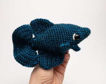 MÖNSTER: Betty Bettafisken mönster - amigurumi bettafiskmönster - virkat bettamönster - PDF virkmönster
