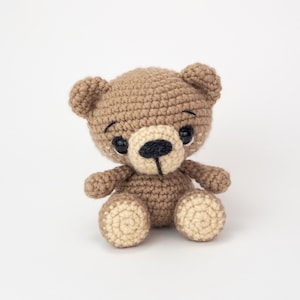 MODELLO: Benji l'Orso Schema orsetto all'uncinetto orsetto amigurumi orsetto all'uncinetto orsetto all'uncinetto schema PDF all'uncinetto immagine 3