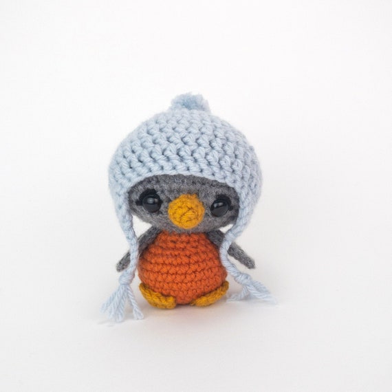 PATTERN: Blue the Bird - Crochet bird pattern - amigurumi bird - crocheted bird pattern - crochet robin pattern - PDF crochet pattern