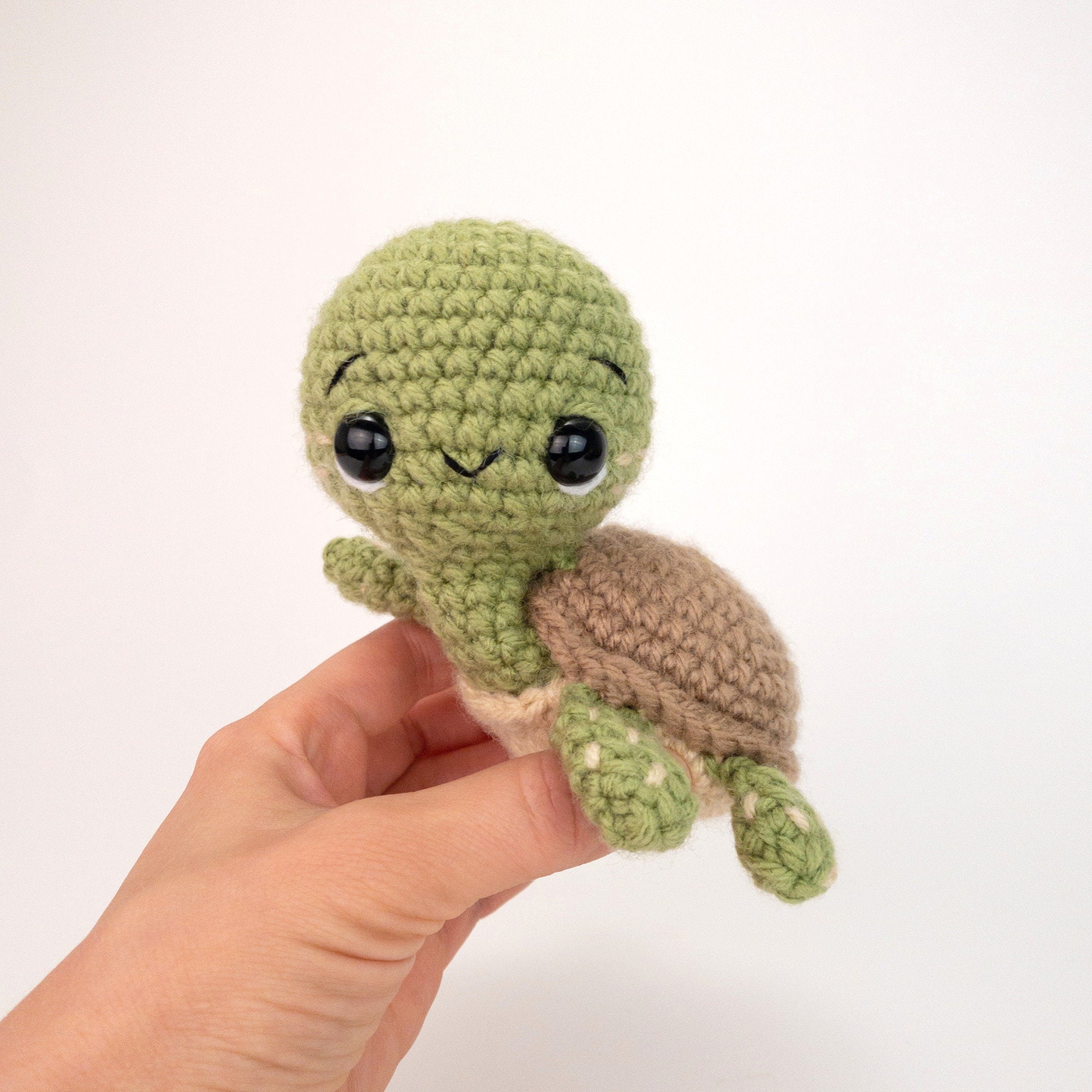 KEYSPACE Tartaruga Samu - Amigurumi Peluche Mini Animale All'Uncinetto | Ciondolo Portachiavi Verde Fatto A Mano