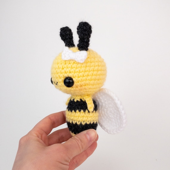 Hand Crochet Yellow Bee Stuffed Toys Animals Dolls Gift Souvenirs Handmade
