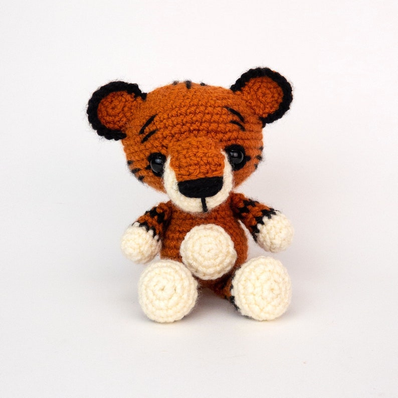 MUSTER: Toby der Tiger Tiger Häkelanleitung Amigurumi Tiger Anleitung Gehäkelte Tiger Anleitung Tiger Spielzeug PDF Häkelanleitung Bild 1