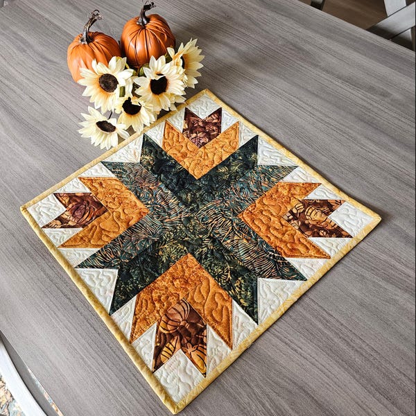 Cactus Flower Quilt Table Topper PDF