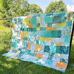 Stacks - Easy beginner quilt pattern, fast and easy to make, perfect for fat quarters, patchwork quilt