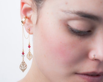 GOLD Etnische Hanger Bungelen Oor manchet Oorbel, one of a Kind Maroon Swarovski Crystal Gold Earcuff, Boho Chic Earring, Marokkaanse Charme Earring