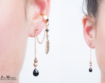 Handgemaakte Mismatched Black Swarovski & Gold Feather set, Bungelend Oorboeel + BIJPASSENDe Oorbel, om je moeders dagcadeau compleet te maken