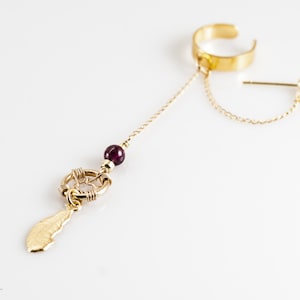 This handmade Gold filled Dreamcatcher, feather Pendant & your choice of Gemstone bead ear cuff earring, is the perfect graduation jewelry