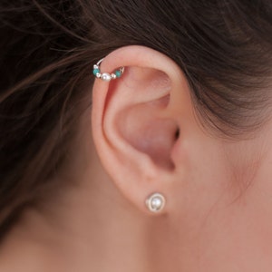 Gift Idea Pearl Piercing 22G, Cartilage, Nose Ring, Tragus, Helix, Daith, Rook. Handmade Gold Filled / Silver Earring, for graduation