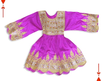 1960s Afghan Kleid Pink mit gold Schlagärmel Boho Perlen Vintage. '69 Hippie Woodstock Festival Bunt Bestickt