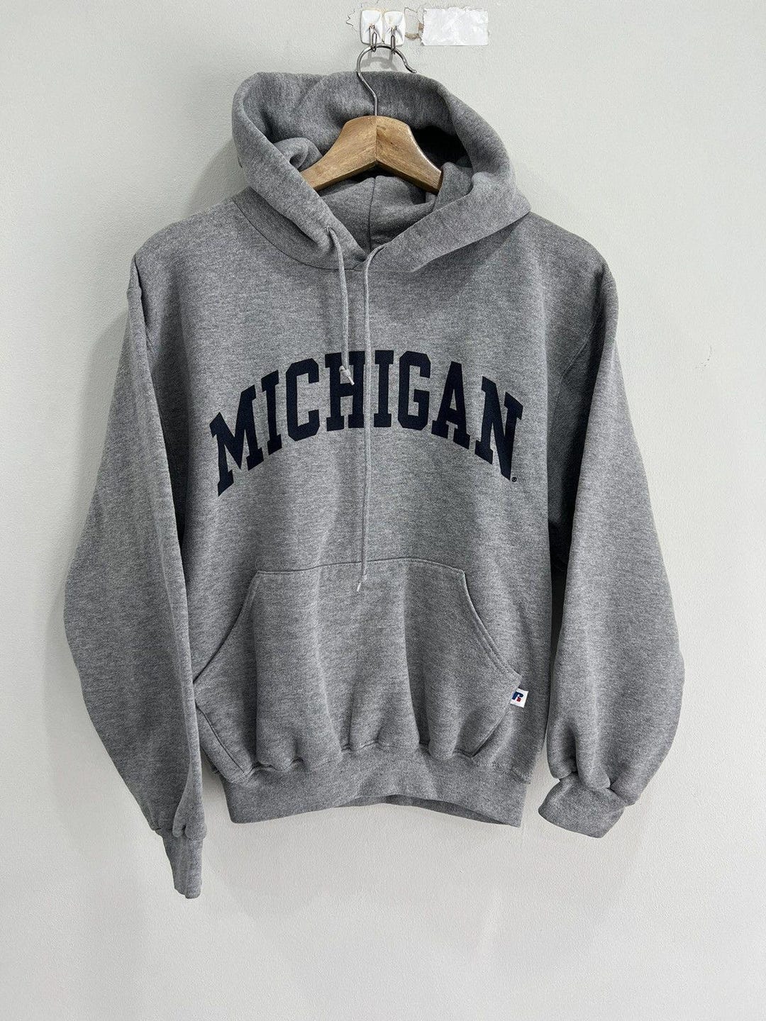 トップス RUSSELL ATHLETIC SWEAT MICHIGAN RUSSELL MICHIGAN TONAL PULLOVER HODDIE - CLEARANCE