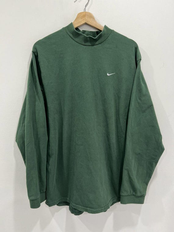 forest green nike shirt