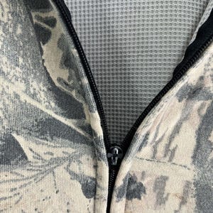 Vtg Camo Real Tree Mossy Oaks Thrashed Thermal Hoodie zip image 8