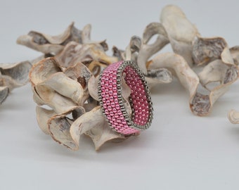 Pink iridescent seed beads ring Beaded striped ring Shimmery rose ring Wide seed beads ring Custom size ring Metallic luster beads ring