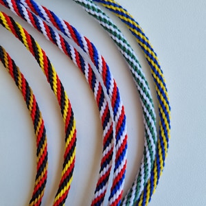 Bracciale Kumihimo con bandiera personalizzata: braccialetto dell'amicizia intrecciato con chiusura magnetica