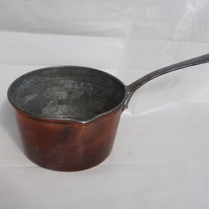Ancienne casserole en cuivre étamé des années 1900