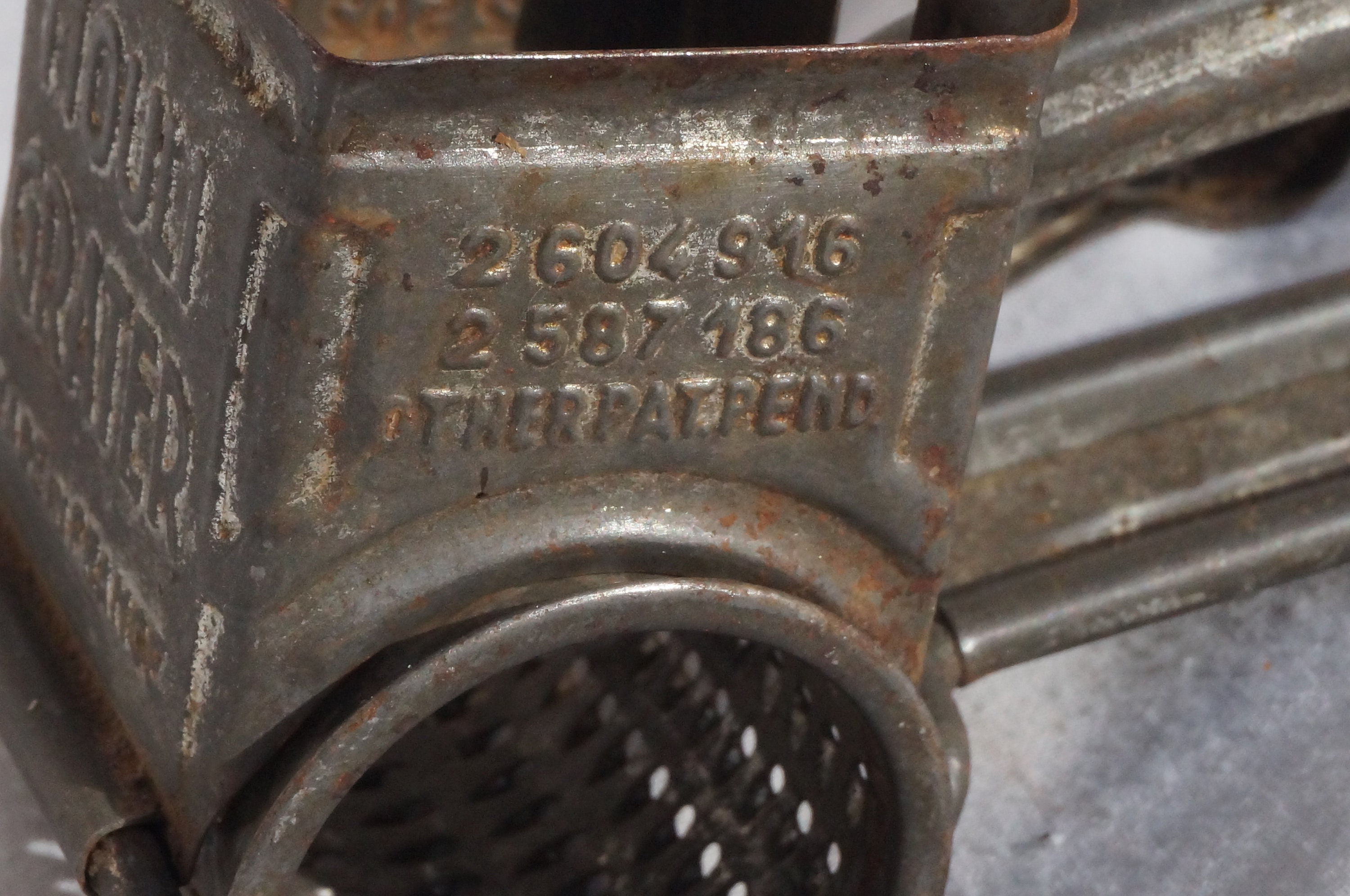 ヴィンテージ フランス製チーズおろし器、1950 年代 - Etsy 日本