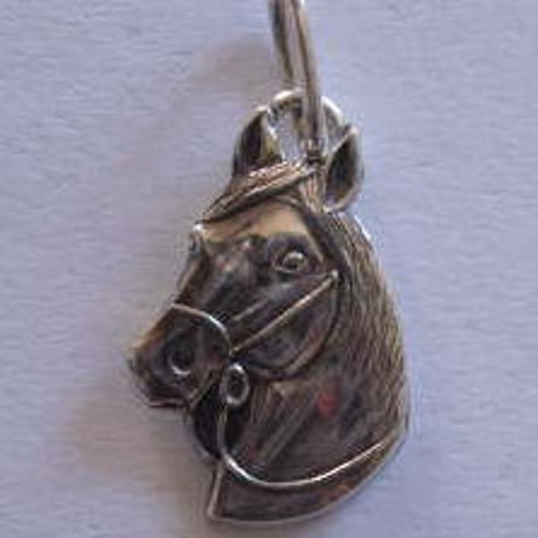 Arabian Horse Pendant - Etsy