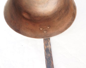 Extra grote vintage Franse gehamerd koperen pollepel van 1900