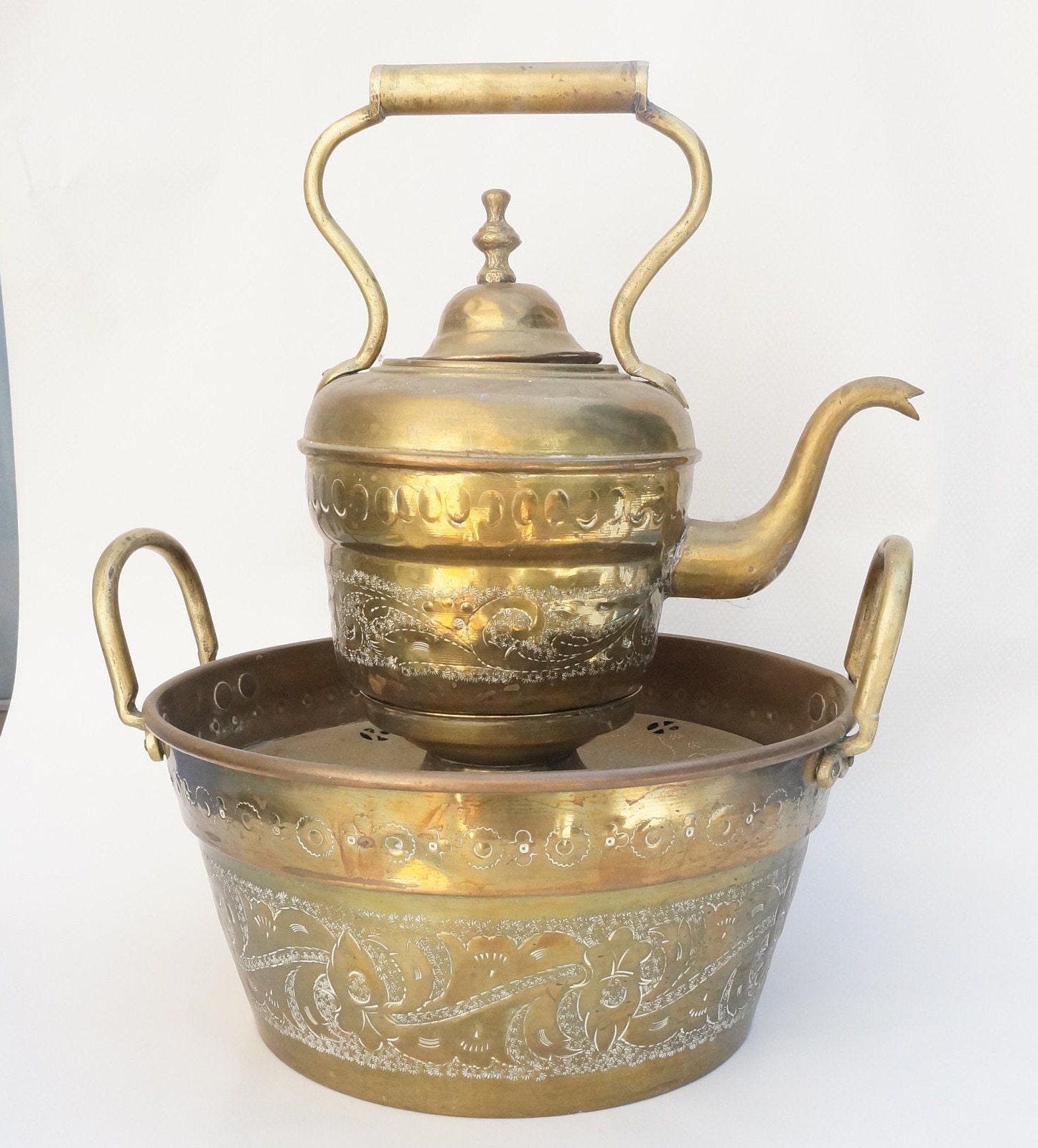 Antique Yellow Copper Kettle  With Basin, Oriental hand wash