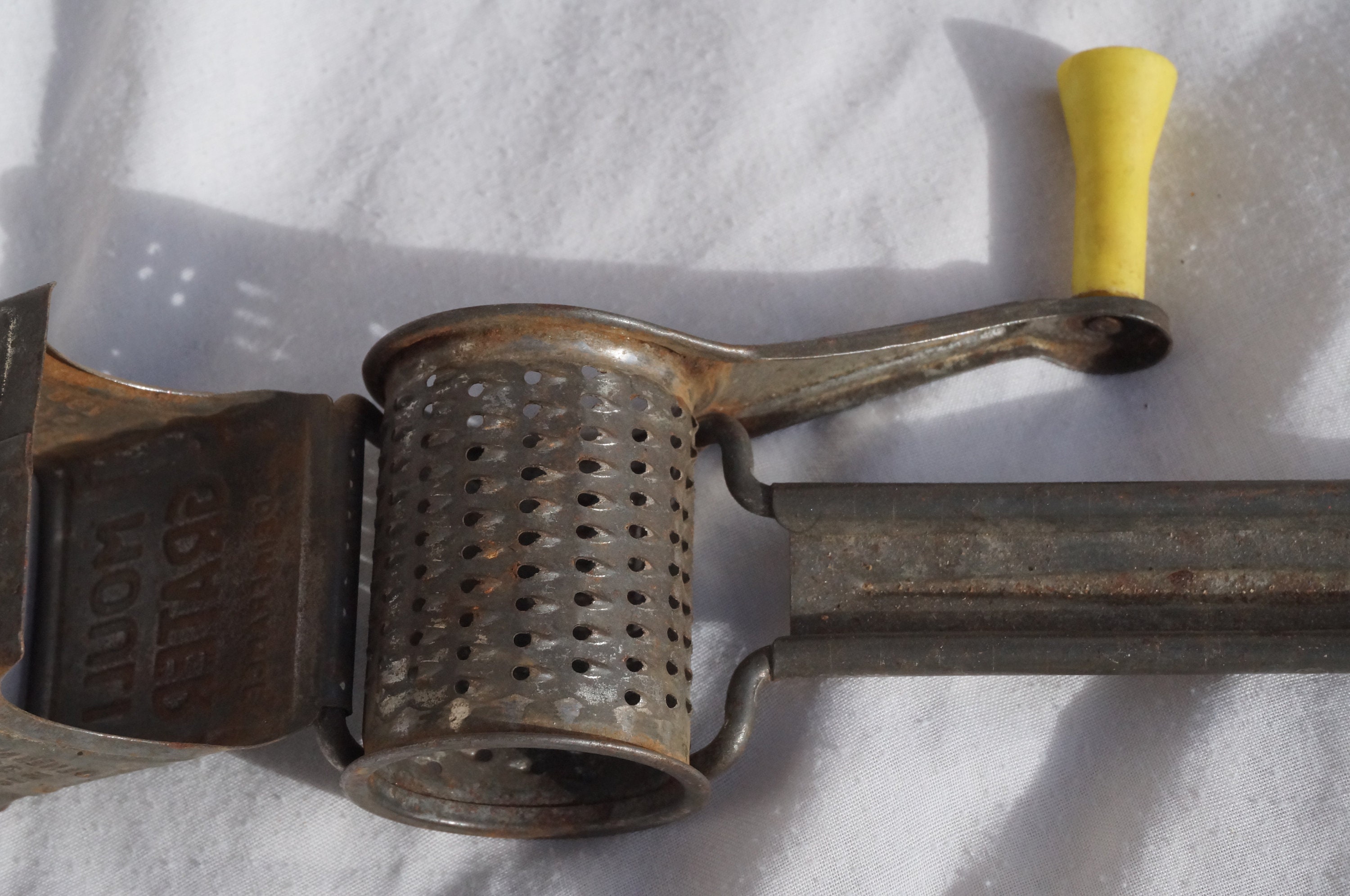 ヴィンテージ フランス製チーズおろし器、1950 年代 - Etsy 日本