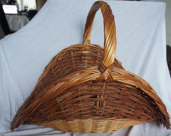 Gran cesta de mimbre francesa vintage, década de 1950