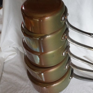 Set of 5  French quality  copper saucepans, 1960s