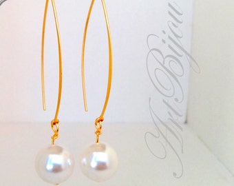 Perlenohrringe, goldene Ohrringe, lange Ohrringe, weiße Perle, minimalistisch, modern, Geschenk für Frau, Geschenkidee, Weihnachtsgeschenk