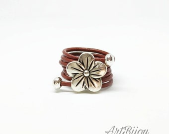 Leather Ring, Flower Zamak Ring, Adjustable Ring, Modern Ring, Brown Leather, Amazing Ring, Women Gift, Gift Her, Gift Idea, Valentines Gift