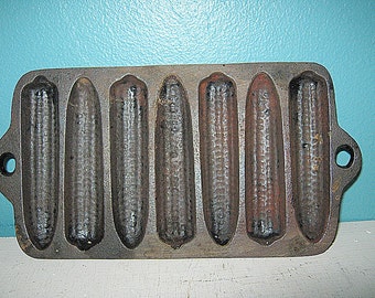 Cast Iron Corn Stick Muffin Pan, Light Removeable Rust, 8x4 Inches, Mini Corn Muffin Pan, #3 Muffin Bakeware, Kitchen Bakeware,