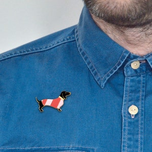 Dackel-Geschenk, Dackel-Pin, Dackel-Brosche, Dackel-Anstecker, Dachshund Pin, Teckel Anstecker, Dackel Weihnachten, Dackelfigur Bild 1