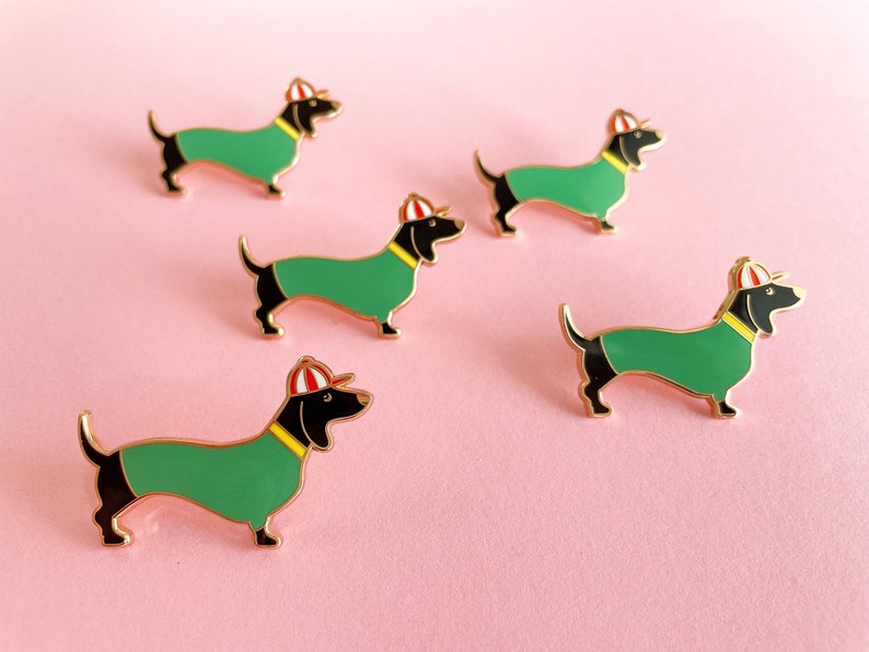 Dackel mit Cap, Hipster-Dackel, Dackel-Geburtstagsgeschenk, Dackel-Freunde, Dackel-Brosche, Dackel-Anstecker, Dachshund Pin, Dackelfigur Bild 2