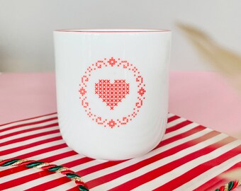 Herz-Becher ROT / Herz-Tasse / Stickherz / Herz / Becher / Bayerische Tasse / Tasse mit Rand / Mundrand / Bayerisches Geburtstagsgeschenk